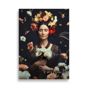 donna in abiti del passato e circondata da fiori in contemplazione