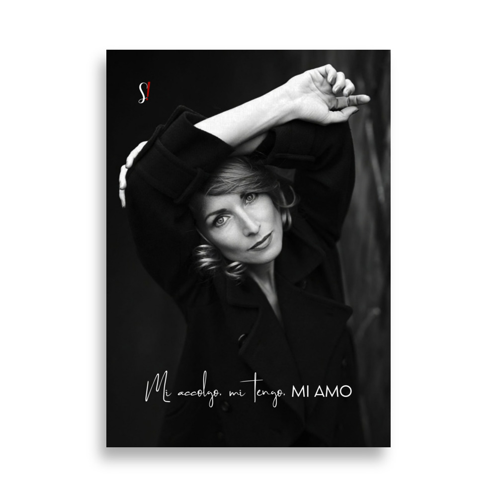 Poster «Mi accolgo. Mi tengo. Mi amo» · V6 — Braccia attorno a sé 1 Poster «Mi accolgo. Mi tengo. Mi amo» di Slegata!, versione braccia attorno a sé